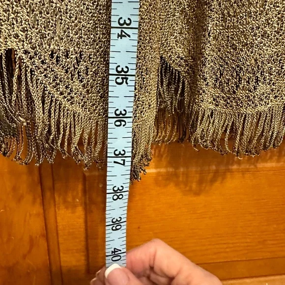 Damianou Women's gold lace top and long layered skirt. - Picture 4 of 6